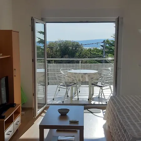Helle In Mit Terrasse By Interhome Apartament Selce