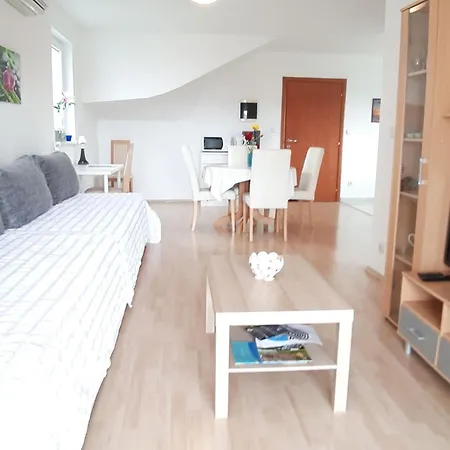 Helle In Mit Terrasse By Interhome Διαμέρισμα