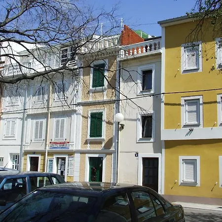 Apartment Helle In Mit Terrasse By Interhome Selce