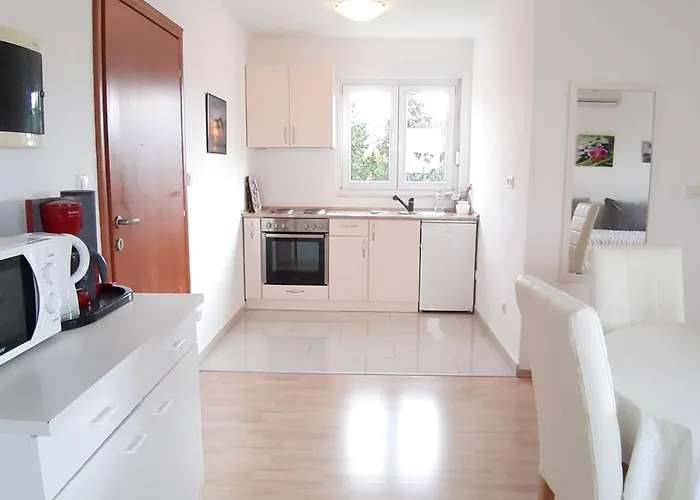 Διαμέρισμα Helle In Mit Terrasse By Interhome Selce