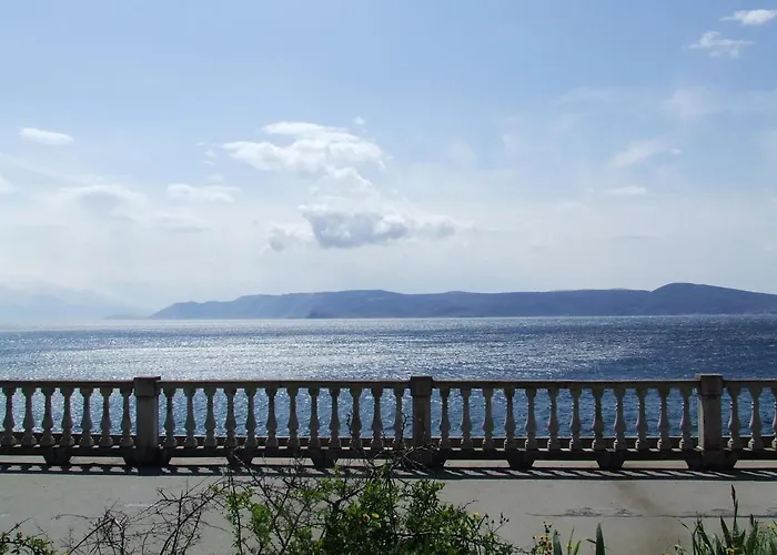 Helle In Mit Terrasse By Interhome Διαμέρισμα *